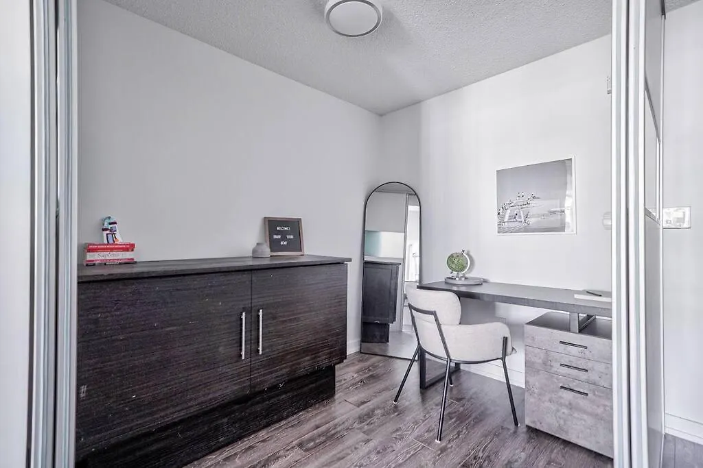Designer 2Br Downtown Condo, Rogers Center Τορόντο 0*,