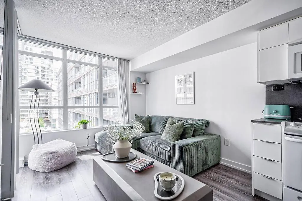 Designer 2Br Downtown Condo, Rogers Center Toronto Apartment