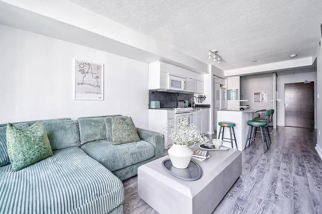 Designer 2Br Downtown Condo, Rogers Center Toronto Apartment